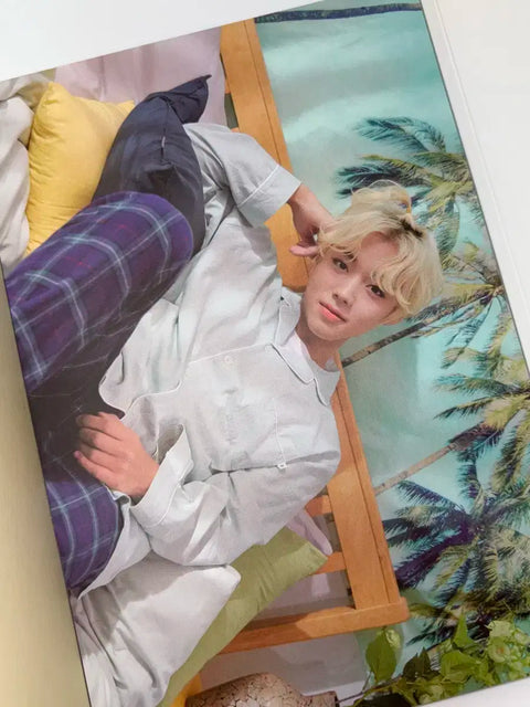 Park Jihoon Online Concert Special Postcard Book Goods