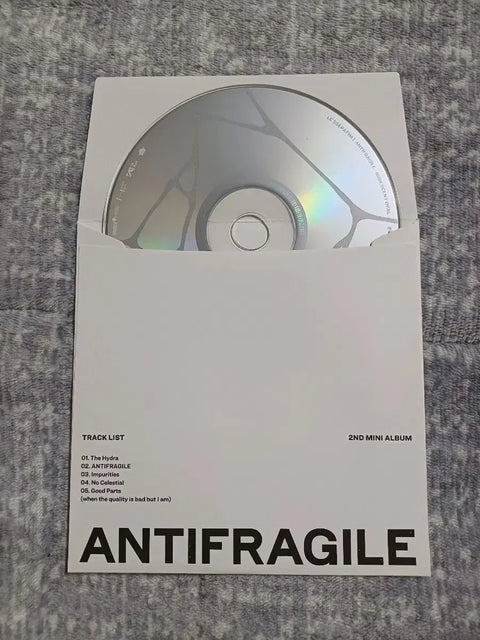 LE SSERAFIM ANTIFRAGILE album