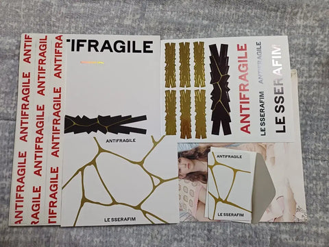 LE SSERAFIM ANTIFRAGILE album
