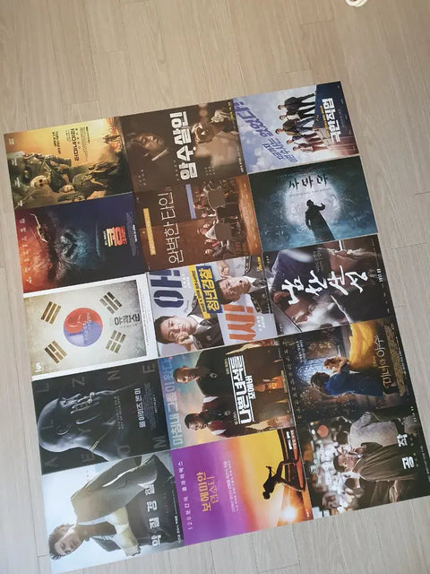 Direct transaction in Suwon (West). Bulk lot of approximately 100 movie pamphlets.