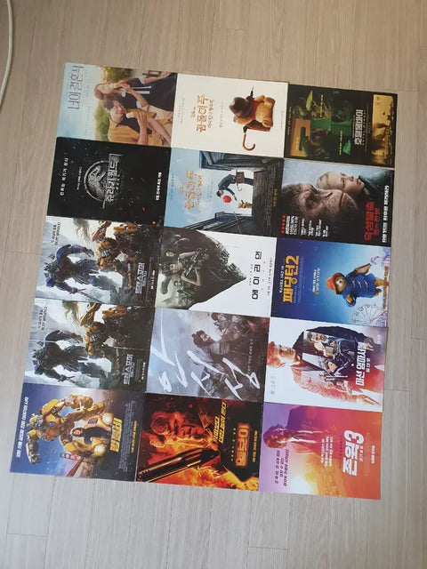Direct transaction in Suwon (West). Bulk lot of approximately 100 movie pamphlets.