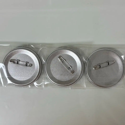 Selling Tokyo Revengers Takemichi can badge.