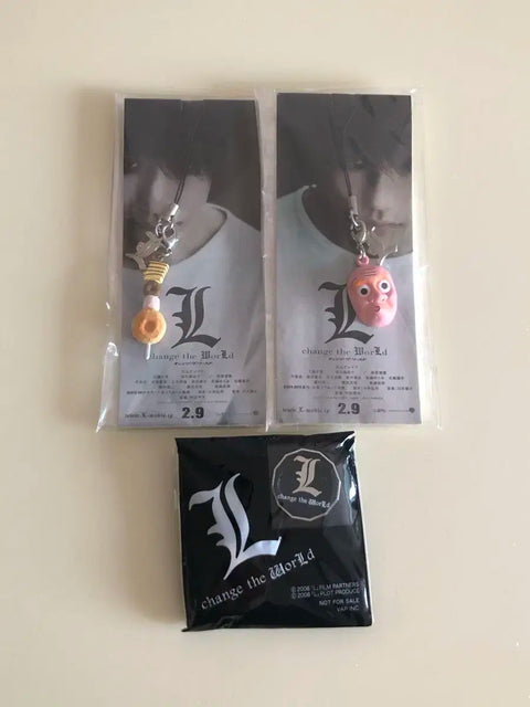 Bulk Price) Death Note L Movie Keychain & Badge