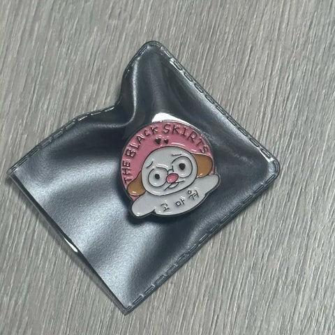 Black Skirt (Cho Hyuil) Concert Pink Badge