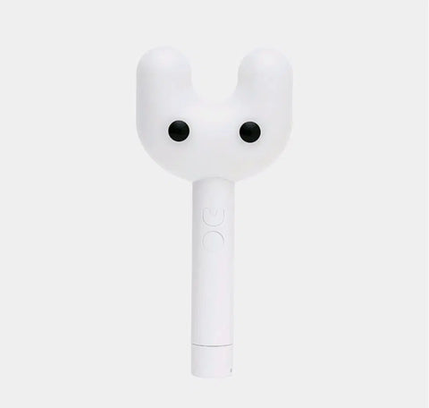 Selling NewJeans light stick, including photo card.