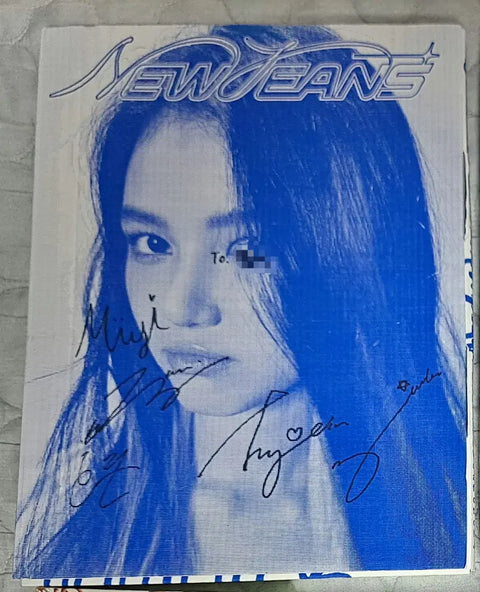 Newjeans Bluebook Autographed Album, Newjeans Danielle