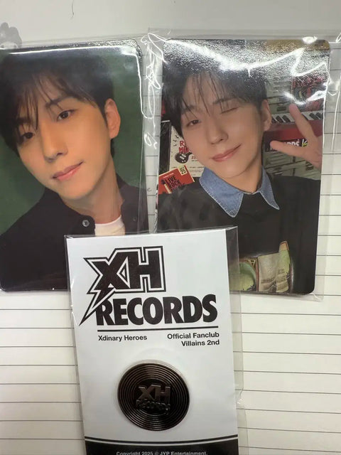 Xdinary Heroes Villains Ver. 2 Kit Photocard, Badge