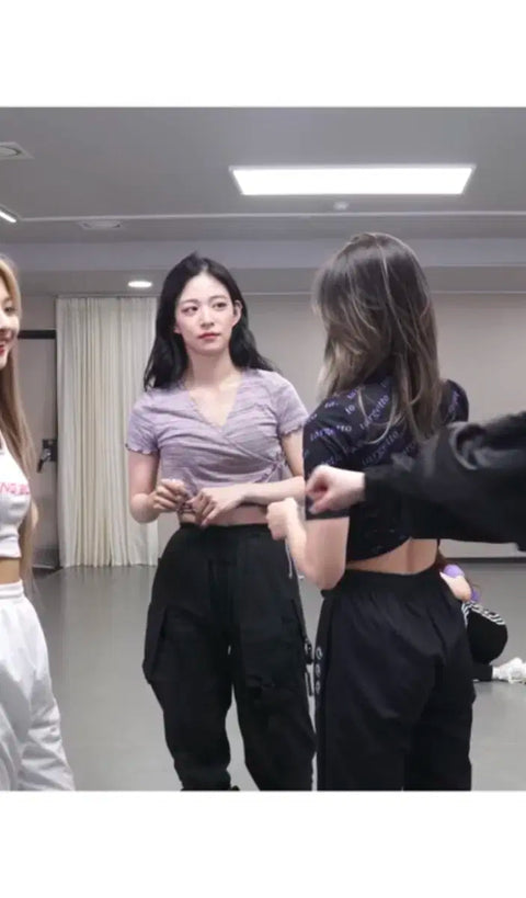 Love Is True Lab Shirt Lee Chae-young Fromis 9