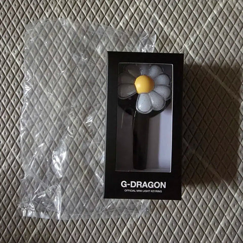 GD G-Dragon Daisy Cheer Stick Official Mini Light Keyring Black