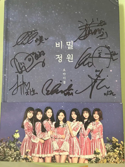 Selling Oh My Girl autographed album!