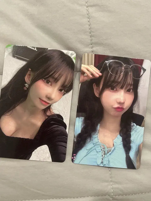 Magenta photocard, 2 total, QWER DISCORD album photocard