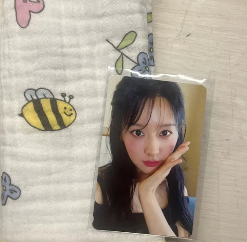 Kim Ji-won fan meeting merchandise handkerchief, photocard