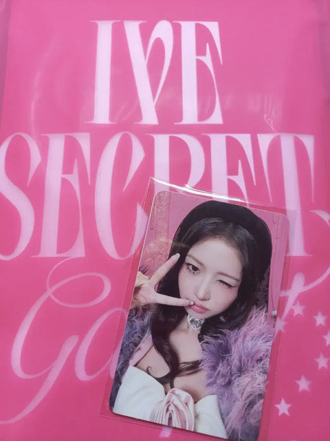 Selling IVE Secret 4 cuts special edition photocard.