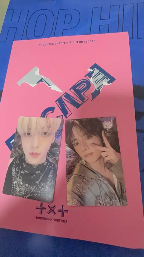 TXT (TOMORROW X TOGETHER) Fight or Escape album + photocard