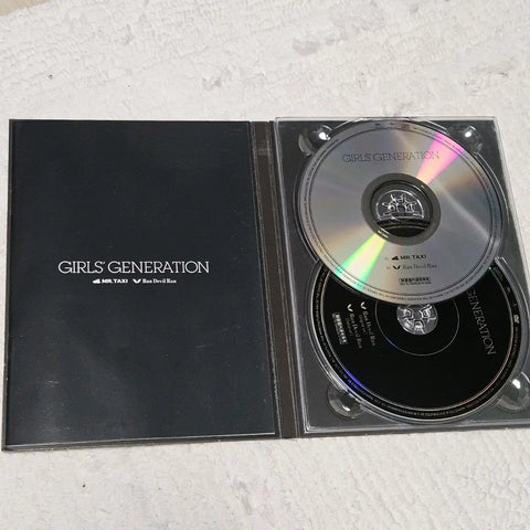 Girls' Generation Japanese Mr.Taxi Run Devil Run Album + Yuri photocard