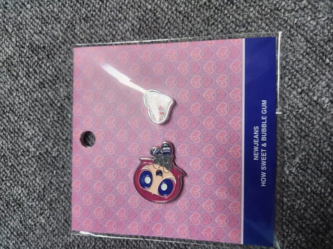 Selling NewJeans How Sweet Pin Badge Set.