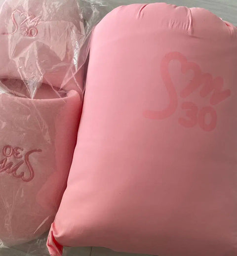 SMTOWN Live concert Pink Blood gift blanket + slippers