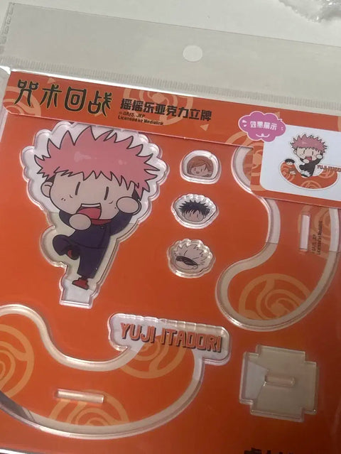Selling Jujutsu Kaisen acrylic stands.