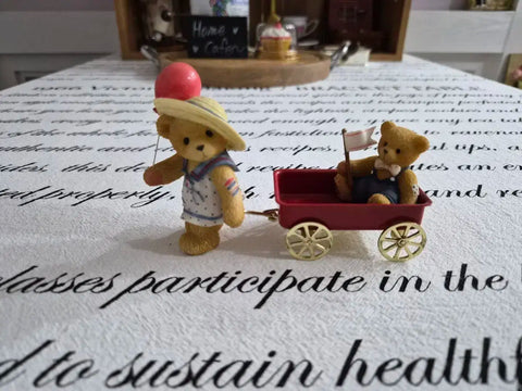 Teddy bear figure + Mini car set