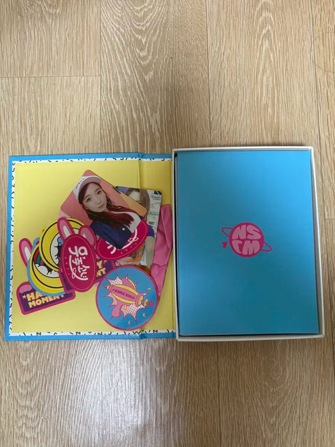 WJSN (Cosmic Girls) Happy Moment Album Autographed CD Not for Sale