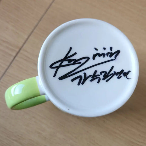 Singer Kim Kyung-min Autographed Goods