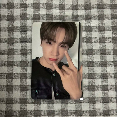 THE BOYZ Hyunjae MuBeat Mall Rockstar a;effect Stylish Unreleased Photo Card