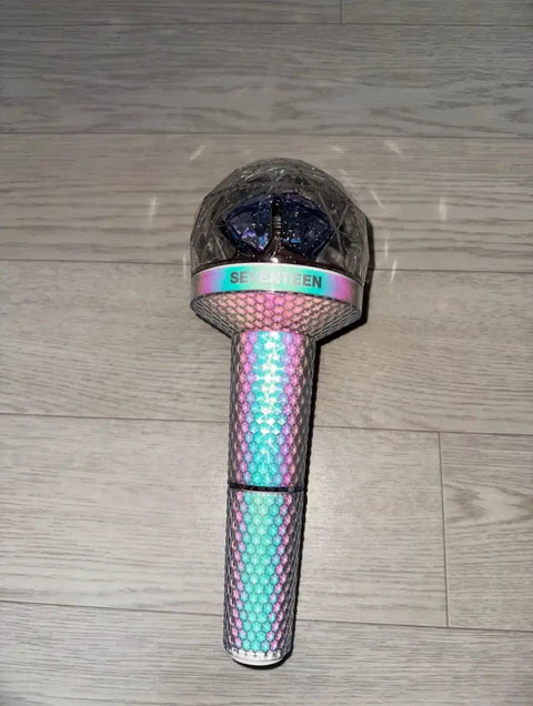 Selling Seventeen Carat Bong New Carat Bong 2nd Generation Light Stick.