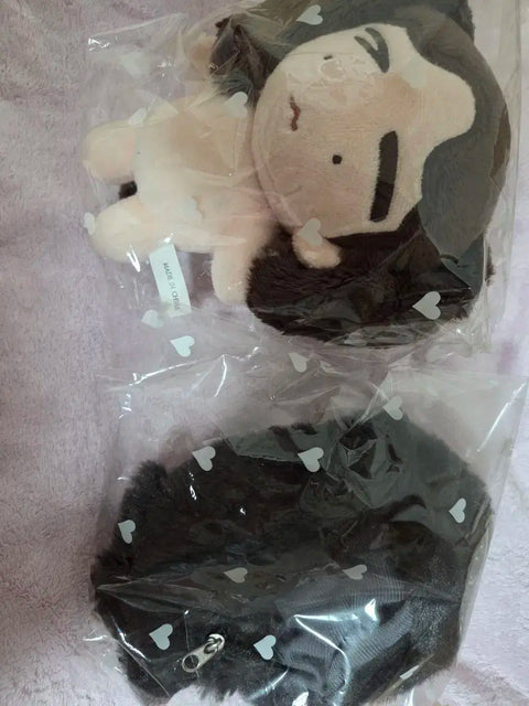 Selling SHINee Keybunny doll.