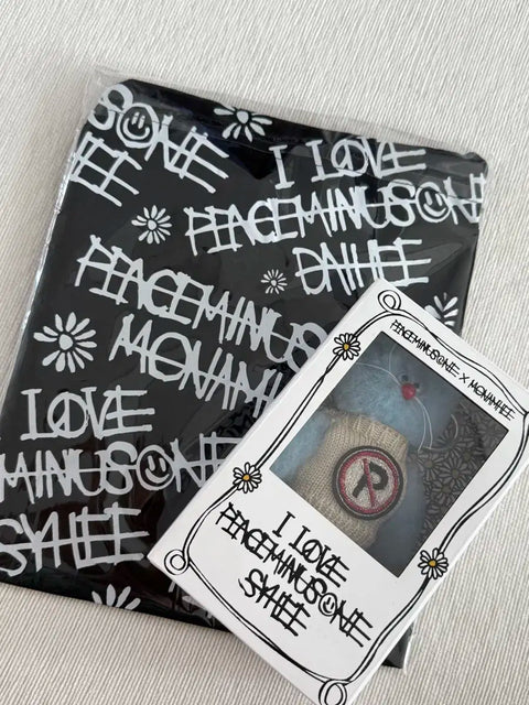 Peaceminusone Monamhee Jihee + Peaceminusone Pouch