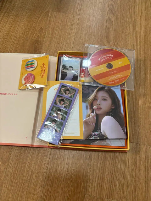 NMIXX nmixx Mixpedia LA Photobook