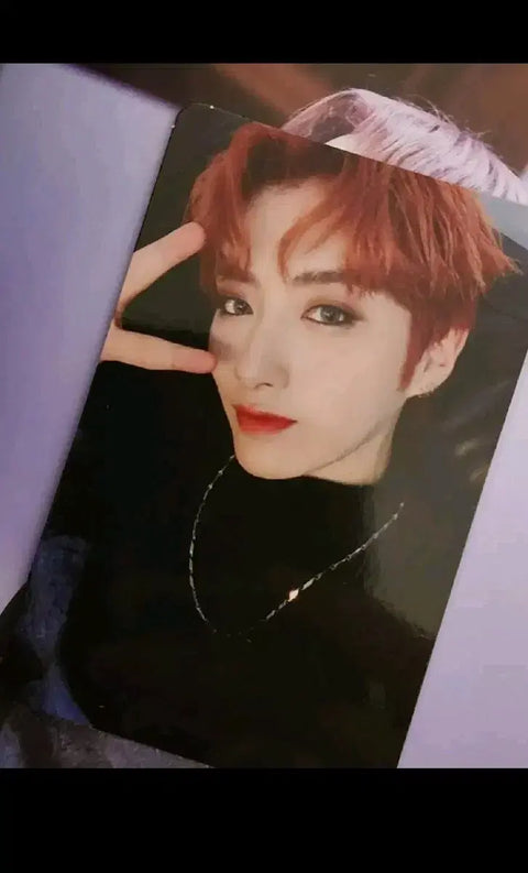 Selling ONEUS albums as a set: Blood Moon / Fly With Us