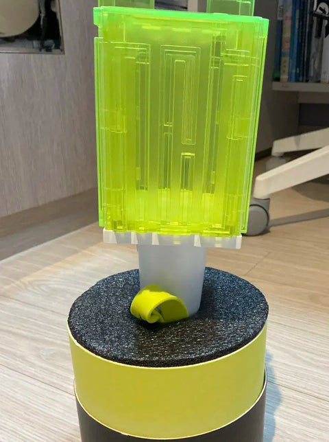 Selling NCT's old Meumeomwom spring items.