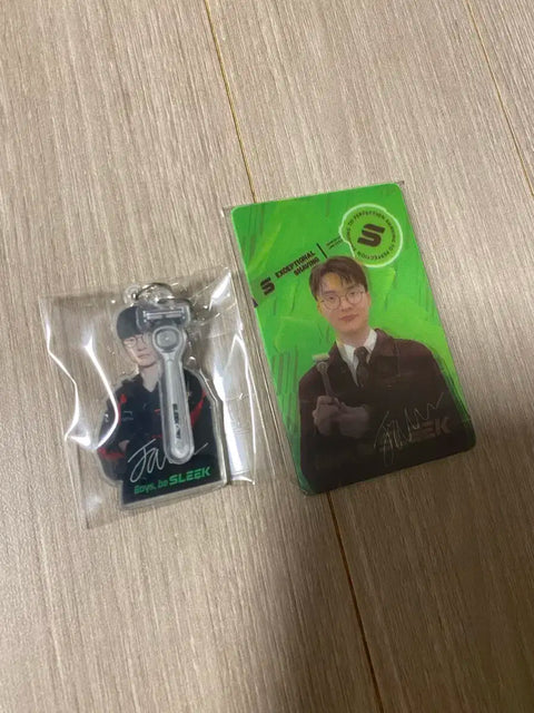 T1 Faker Photocard + Keychain