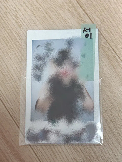 H1-KEY nymusic Seo-i Polaroid unreleased outfit flower pose