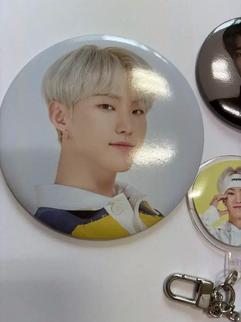 Seventeen Caratland Incomplete Can Badge Pin Badge Bulk Transfer