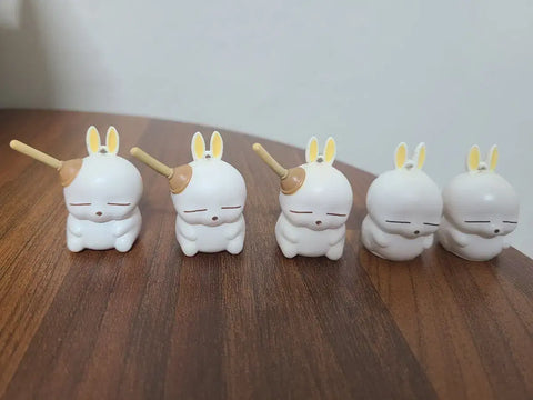 Mashimaro Yupsigi Tokki (Crazy Bunny) Figure for sale.