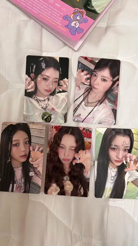 Toki wo tomare Care Bear photocard ILLIT