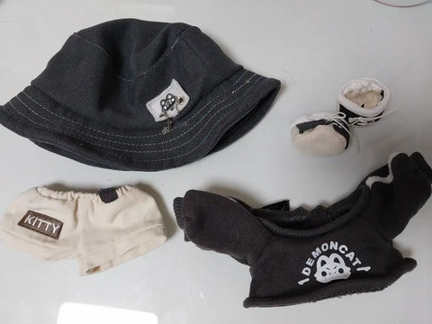 Selling 20cm doll clothes