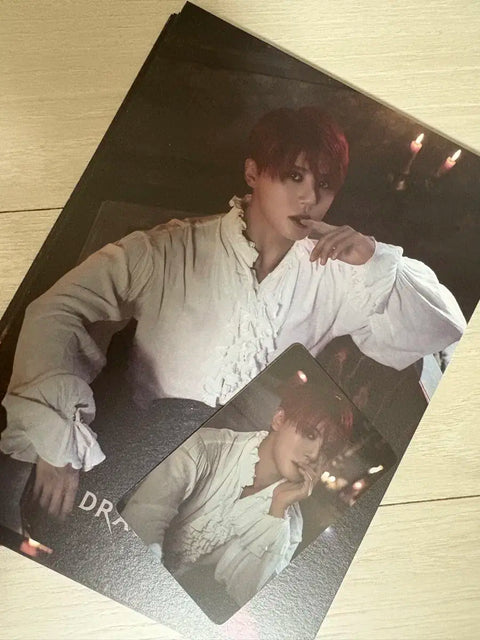 Selling musical Dracula Kim Junsu actor's photo card + lots of freebies!!