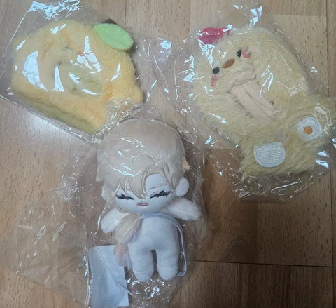 PLAVE plush doll Noah doll + chick outfit 2