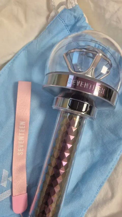 Selling Seventeen's new light stick.