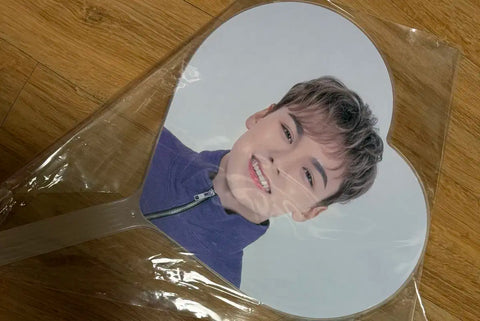 Selling Vernon Uchiwa fans.