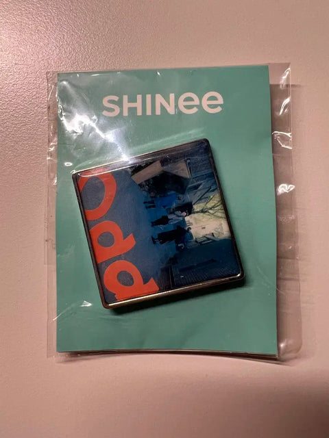 SHINee epoxy badge
