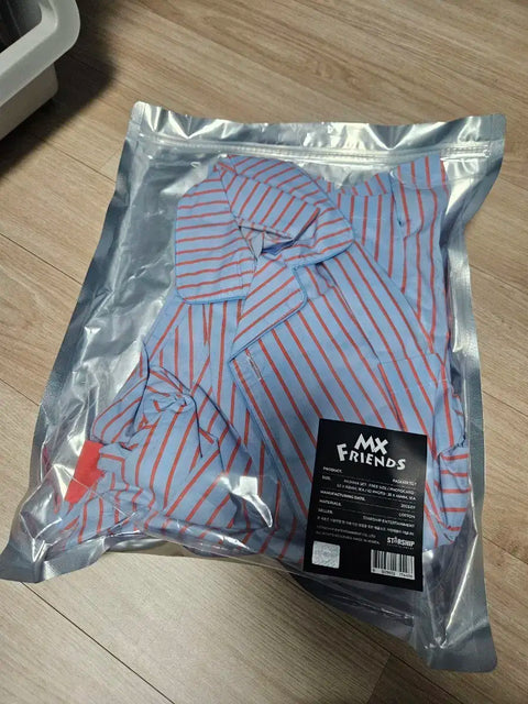 Kihyun pajamas, includes photocard