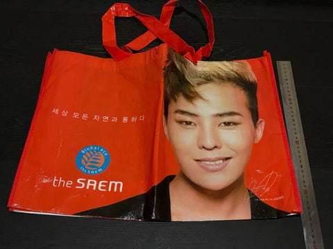The Saem GD shopping bag. Pouch.