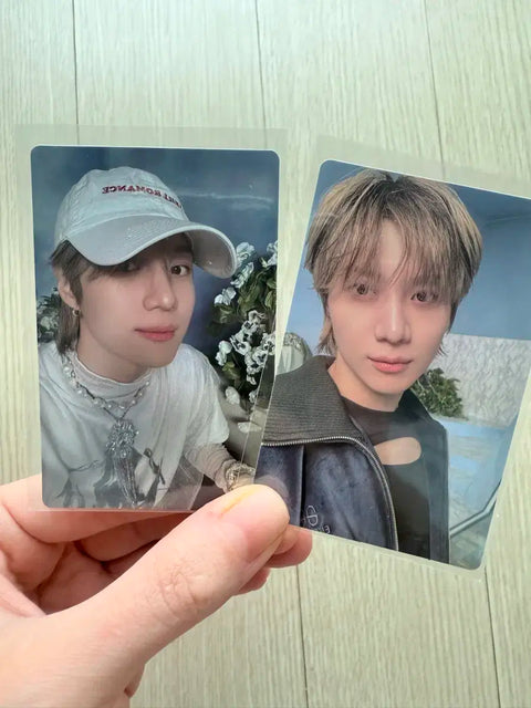 Selling Shinee Taemin photocards as a set.