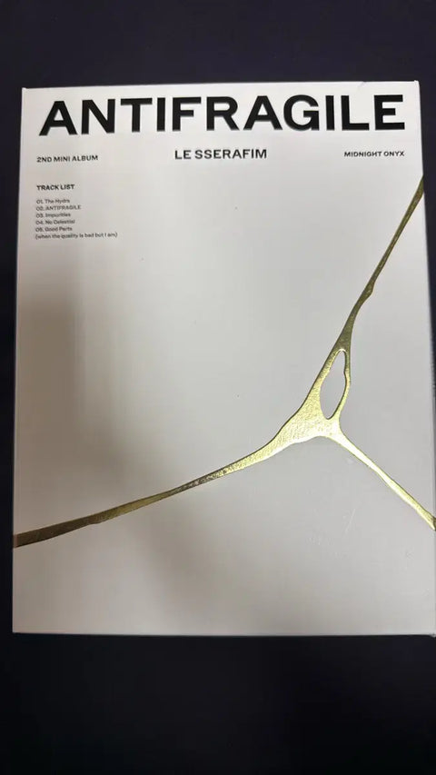 LE SSERAFIM album ANTIFRAGILE