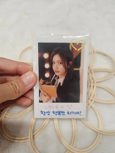 Selling Ive Lee Seo magazine polaroid!
