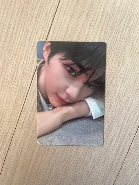 Selling ZB1 Sung Han Bin Blue Mansion photocard.