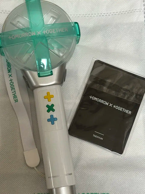 Tomorrow X Together MOA Bong 1